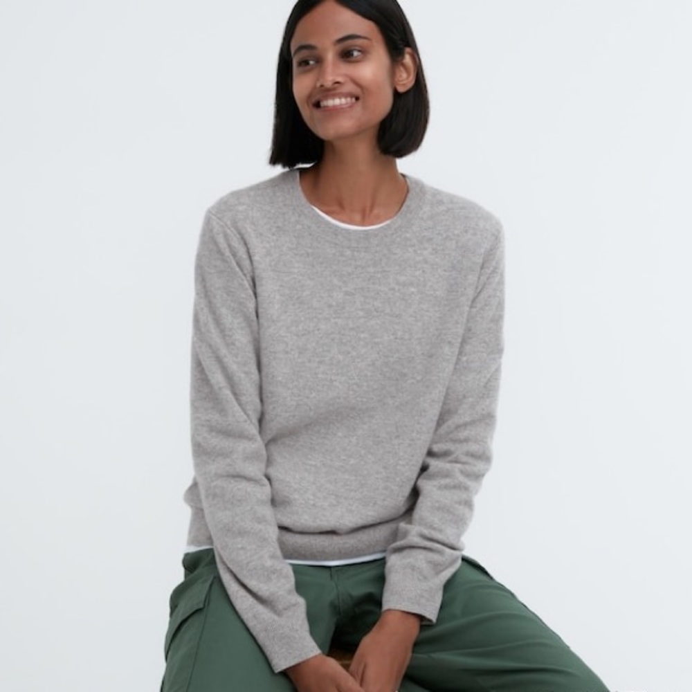 Uniqlo Women’s Light Gray 100% Cashmere Crew Neck Long Sleeve Sweater Size S GUC - Picture 6 of 7